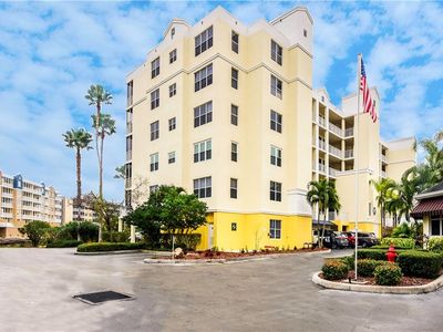 1200 Country Club Dr APT 3101, Largo, FL, 33771