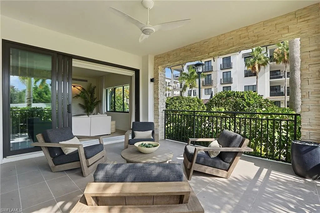 3 bed, 3.5 bath, 2853 sqft, $20,000 — Photo 3