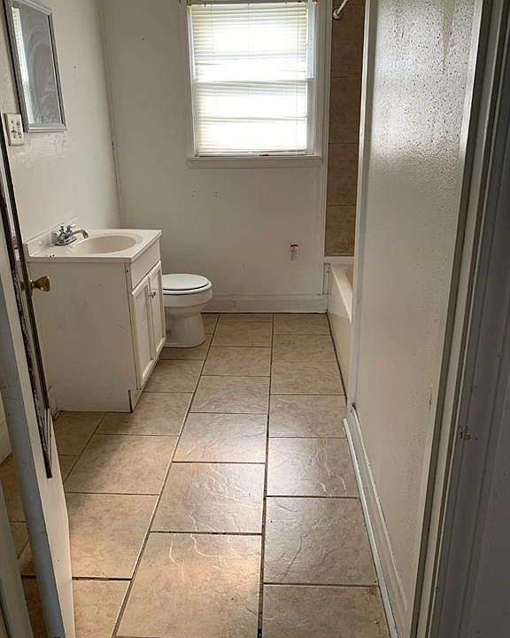 2nd image of 111 Evergreen Cir