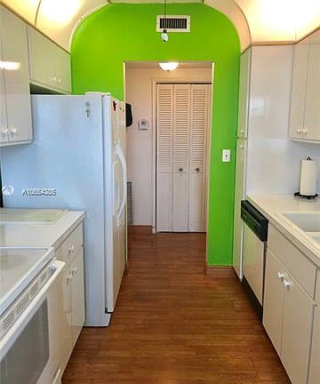 5th image of 3800 Hillcrest Dr APT 1011