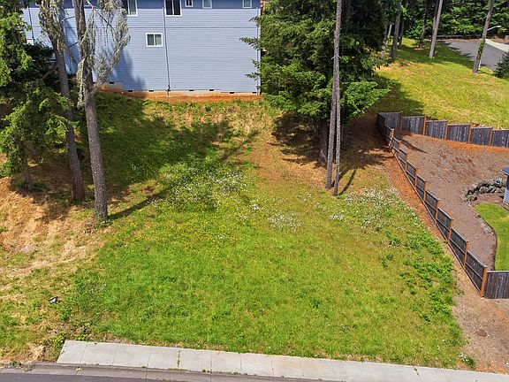 3rd image of 17 Aspen Hts