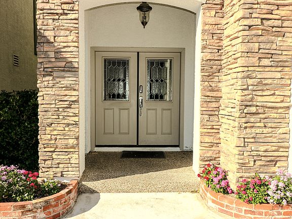 4th image of 351 Hollins Hall St