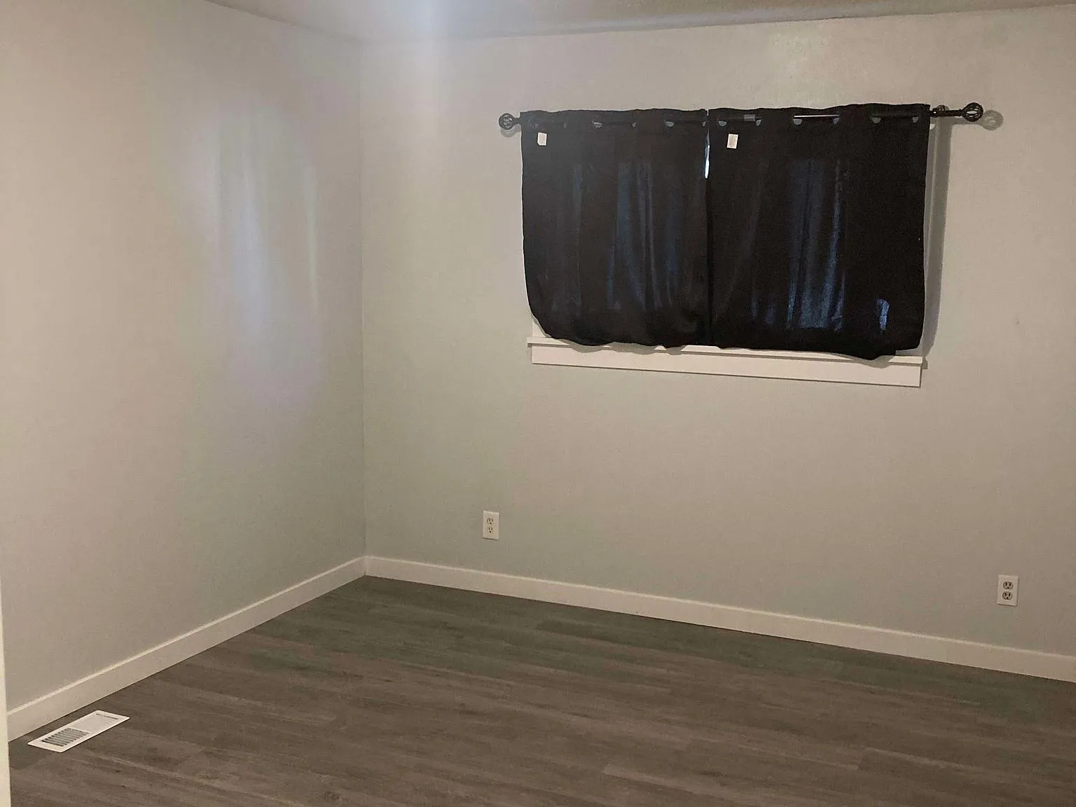 532 E Bridgeport Ave — Photo 3