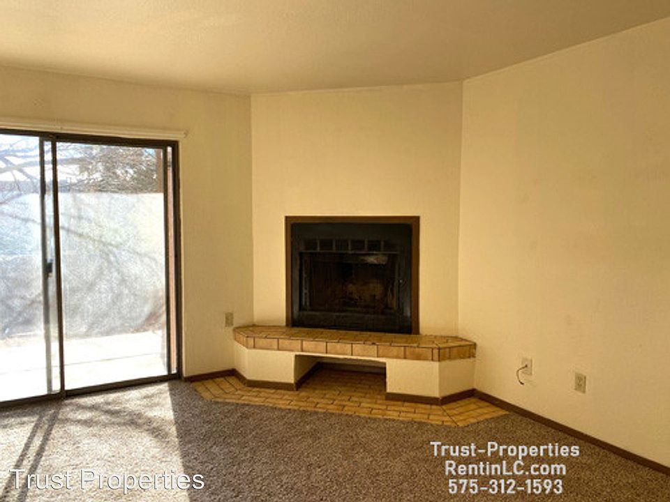1st image of 3353 Venus St APT A