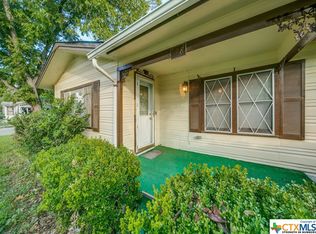 728 Jones Ave, Seguin, TX 78155