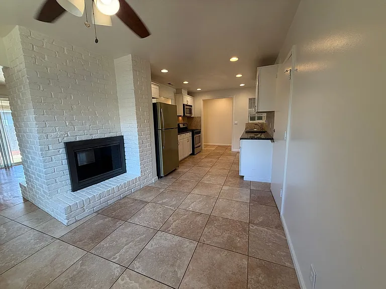 10495 Malaga Way — Photo 24
