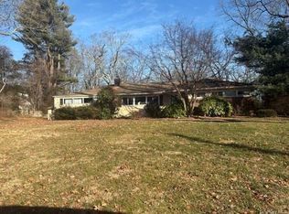 3 Stafford Avenue, Woodbury, NY 11797