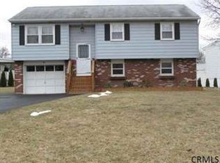 2 Arthur Dr, Cohoes, NY 12047
