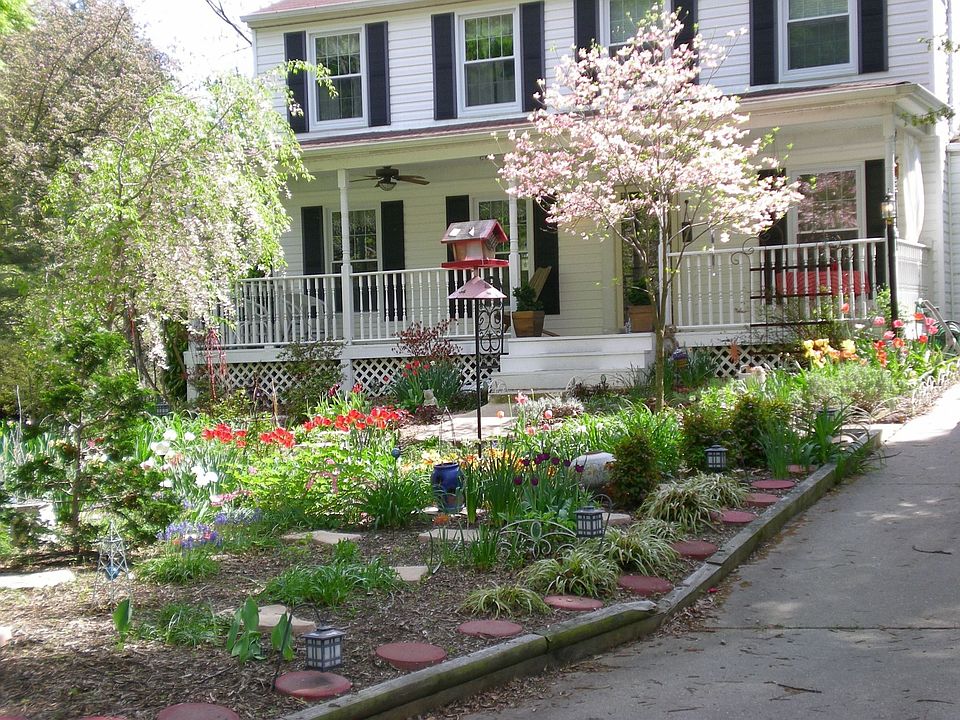 Lovely colonial