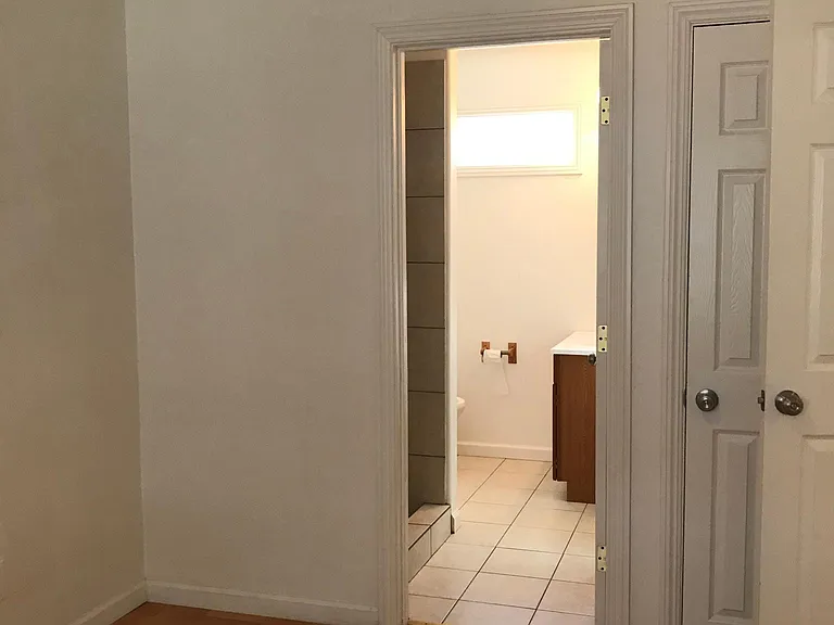 3486 Lakeshore Blvd #5 — Photo 16