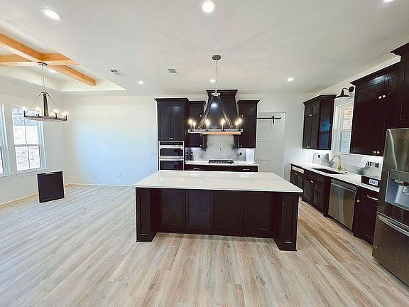 3rd image of 81 Ranch Rd