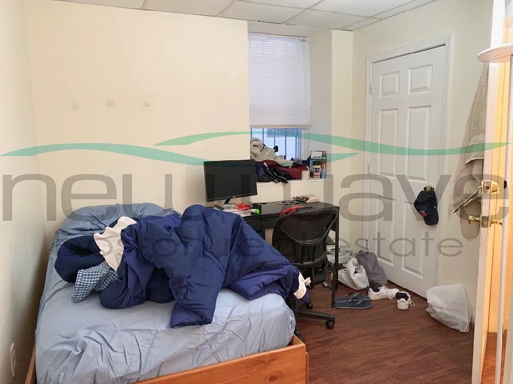 4 bed, 999 sqft, $6,000 — Photo 3