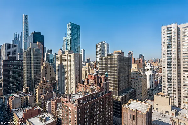 Rented by Compass | media 10