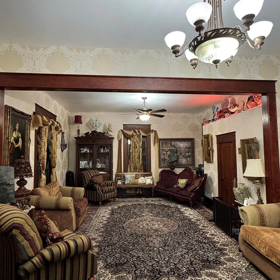 6 bed, 3.0 bath, 3567 sqft, $4,300 — Photo 1