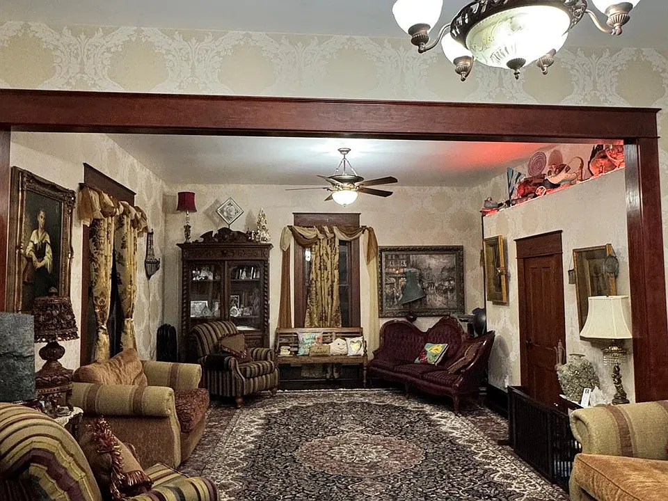 507 E Main St