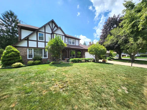 709 Garfield Ave, Libertyville, IL 60048
