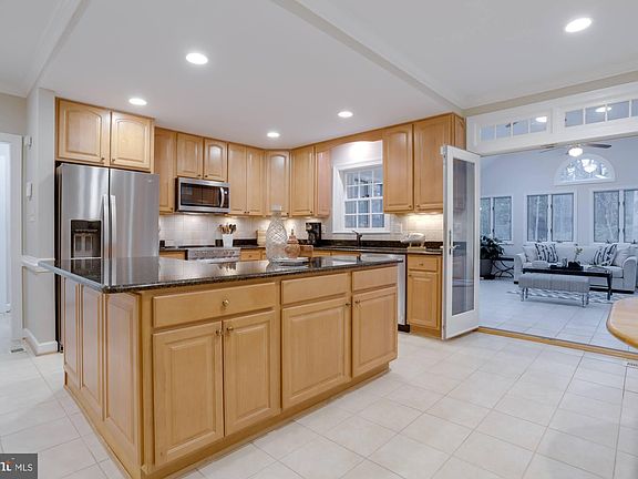 4th image of 7829 S Valley Dr