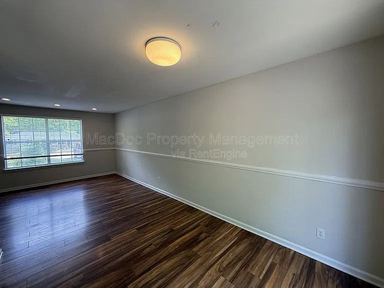 10910 Chesterwood Dr — Photo 7