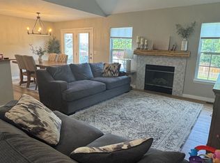 1216 Nottingham Dr, Warrensburg, MO 64093