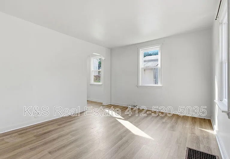 1810 Salem St — Photo 2
