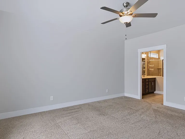 213 Snapdragon Dr — Photo 14