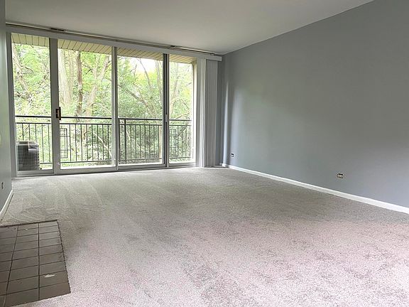 5th image of 5800 Oakwood Dr Unit 3L