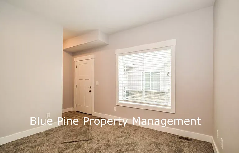710 S Saturn Ave #A — Photo 4
