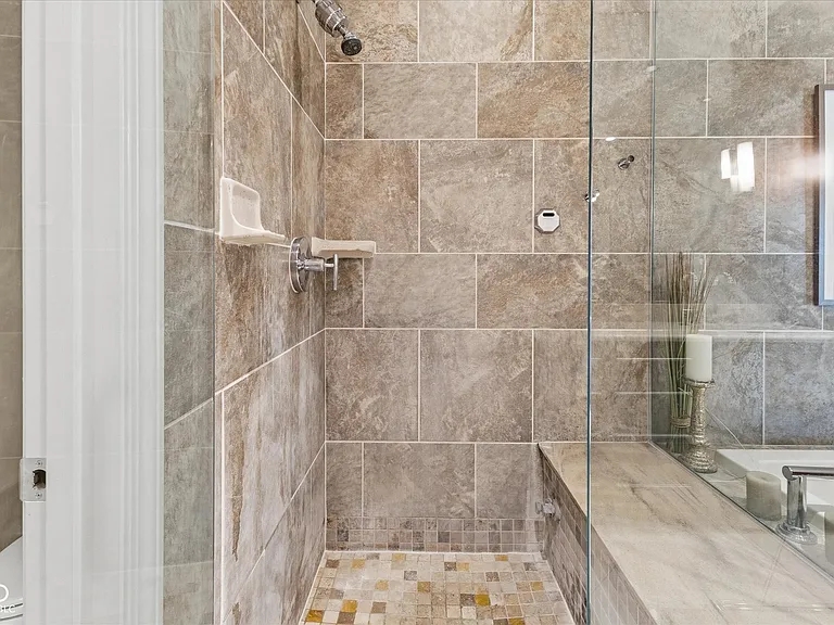 435 Virginia Ave #604 — Photo 19
