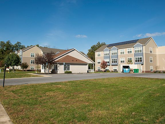 3rd image of 901 Wayne Gardens Ct #1