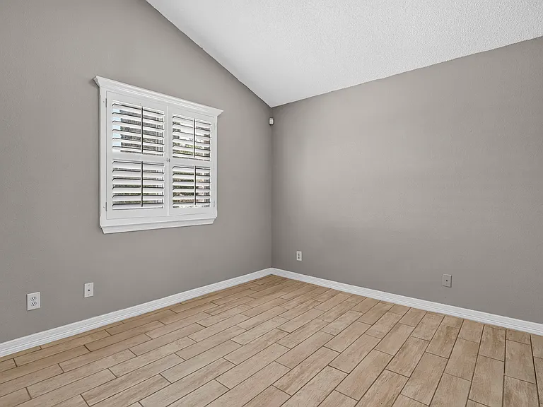 9128 Bur Oak Cir — Photo 22