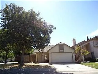 3600 Woodglen Dr photo 1