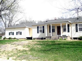 1392 Spring Dr, Herculaneum, MO 63048