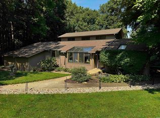 66110 Oak Rd, Lakeville, IN 46536