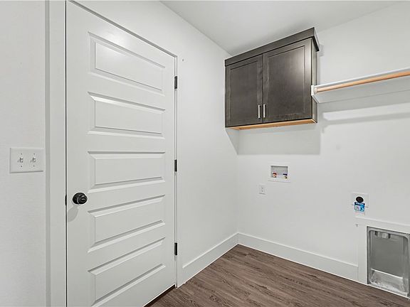 3rd image of 3610 N Wiley Dr