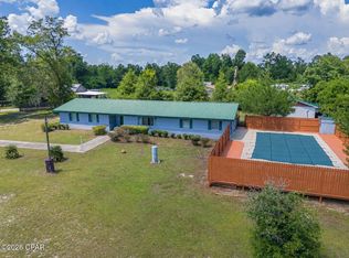 6073 Devorak Dr, Marianna, FL 32446
