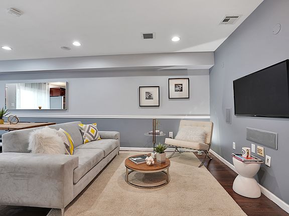 2nd image of 2035 46th St