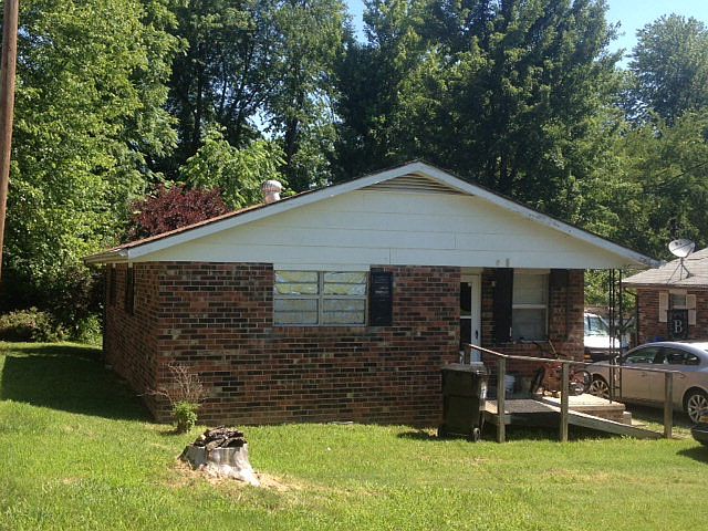 1st image of 194 Midway Ave