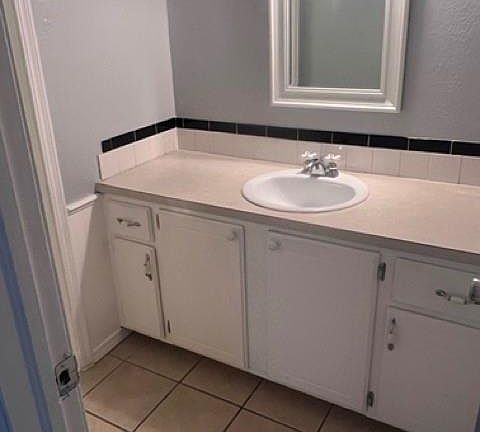 4th image of 1707 E Lindsey St APT 4