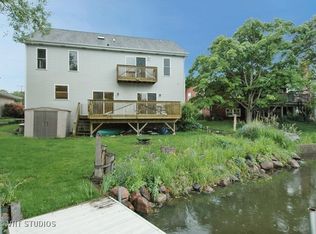 191 Hilltop Dr, Lake In the Hills, IL 60156