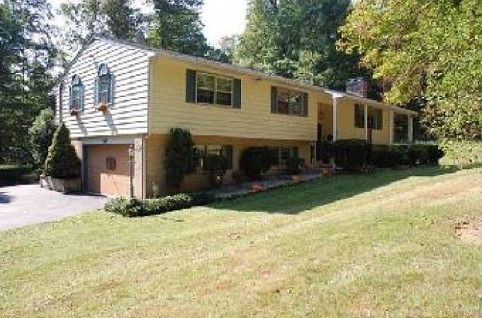 2nd image of 370 Weinsteiger Rd