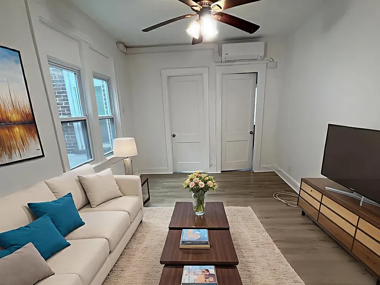 379 Huguenot St #1 — Photo 4