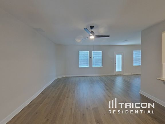 4th image of 1221 Bullock Dr