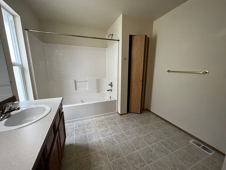 1817 Johnson Ave — Photo 18