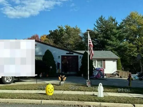 30 Bedle Rd, Hazlet, NJ 07730