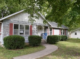 218 Harmon Ave, Olney, IL 62450
