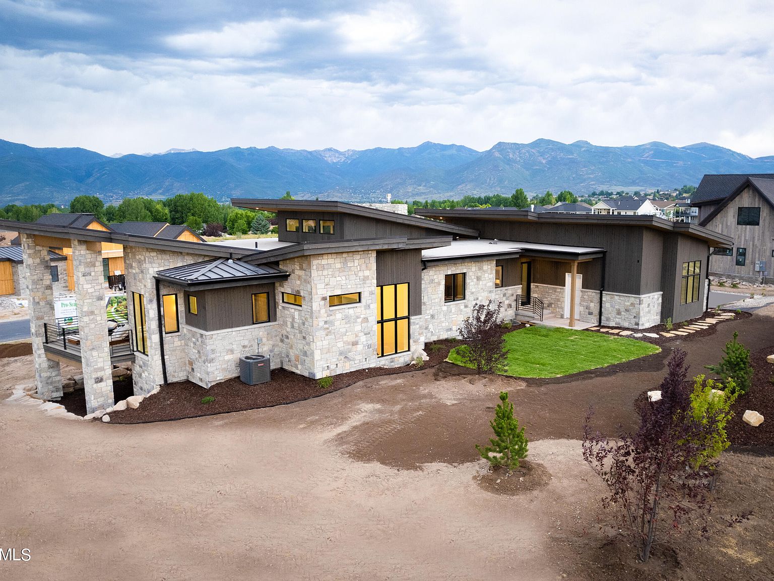 Mountain modern luxury home in Utah with striking views of Mt. Timpanogos