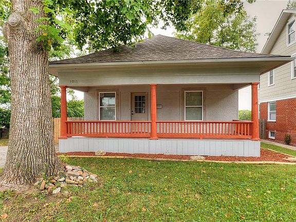 2nd image of 1011 W White Oak Dr