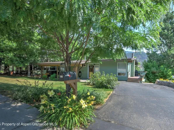 611 W 12th St, Glenwood Springs, CO 81601