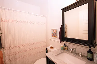 Rented by R New York