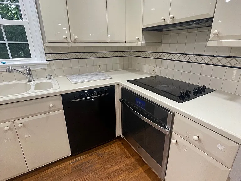 9025 Streamview Ln — Photo 19